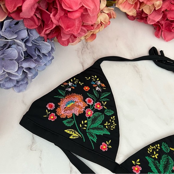 Sexy Black Floral Embroidered Triangle Bikini - Picture 9 of 16